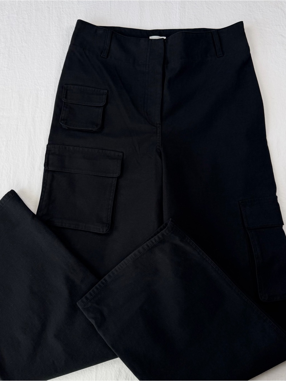 Aritzia Wilfred Free Picture Cargo Pants Black Size 6 High Rise